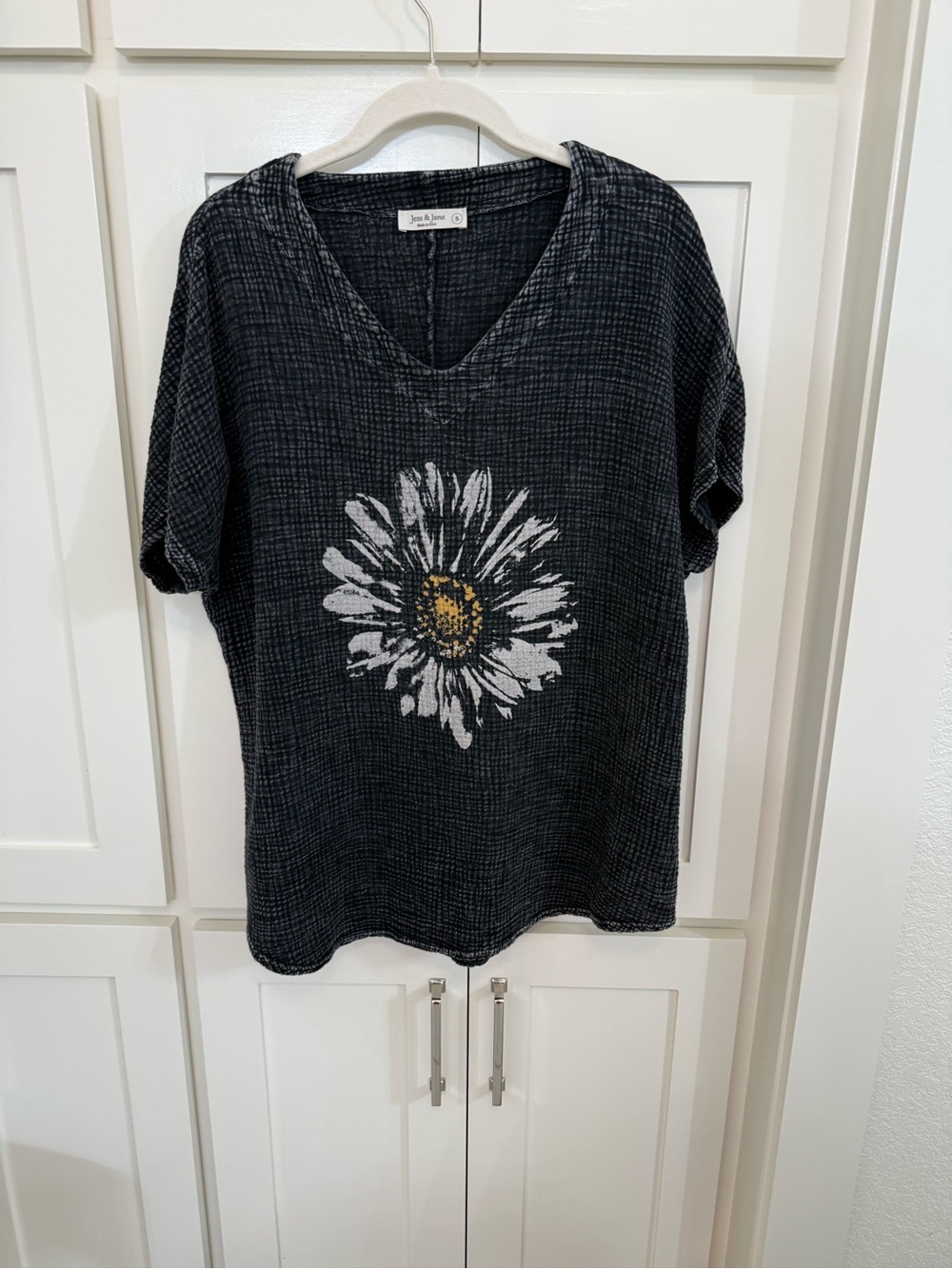 Black V-Neck Daisy Graphic Tee